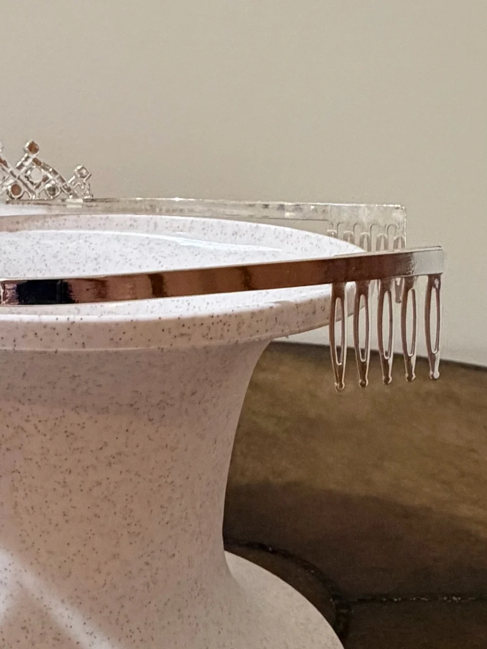 NEW WITH TAGS AUTHENTIC ARRIBAS DISNEY PRINCESS WEDDING PARTY TIARA WITH COMBS 👑